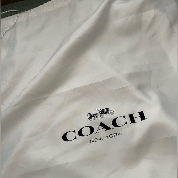 Coach Edie 42 Leather and Suede Shoulder Bag. - Picture 16 of 16